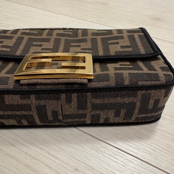 Fendi Baguette Mini Fabric Brown - Picture 3 of 11